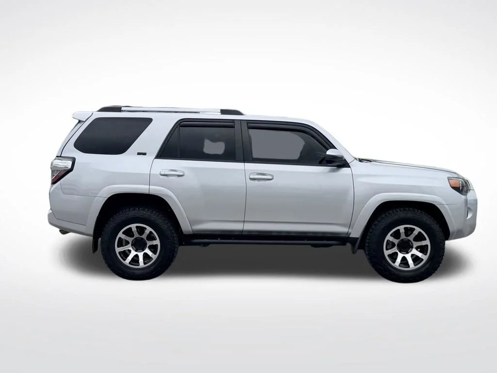 Used 2021 Silver Toyota SR5 image 7