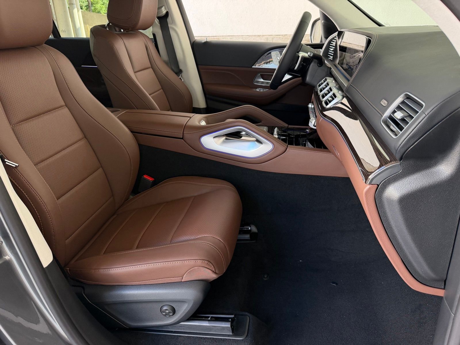 New 2026 Selenite Grey Metallic Mercedes-Benz GLS 450 image 16