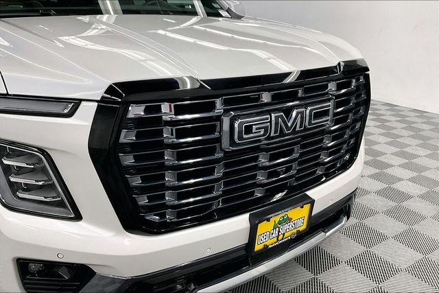 Used 2025 White Frost Tricoat GMC Denali Ultimate image 35