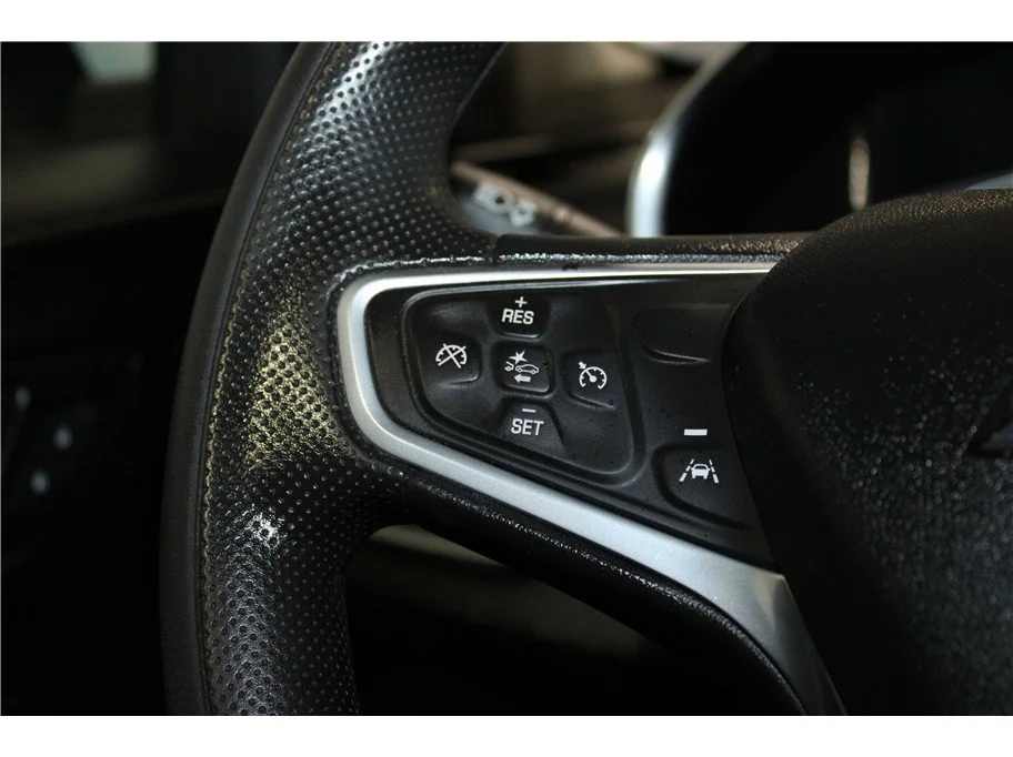 Used 2022 Summit White Chevrolet LT image 26