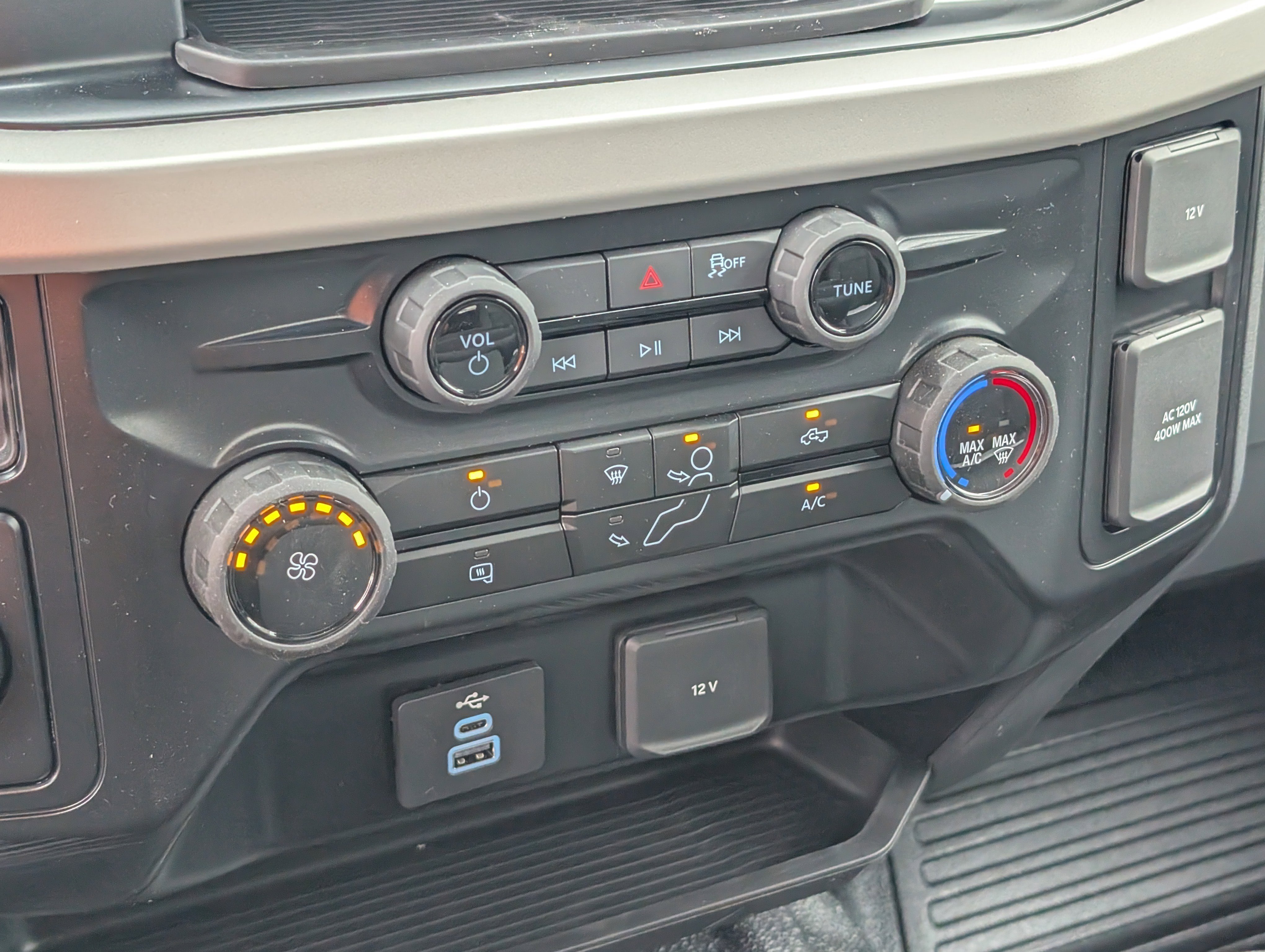 New 2026 Oxford White FORD F-450® XLT image 26