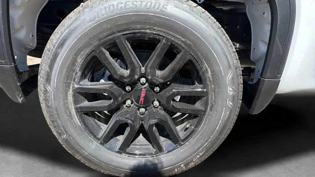New 2026 Summit White GMC Elevation image 18