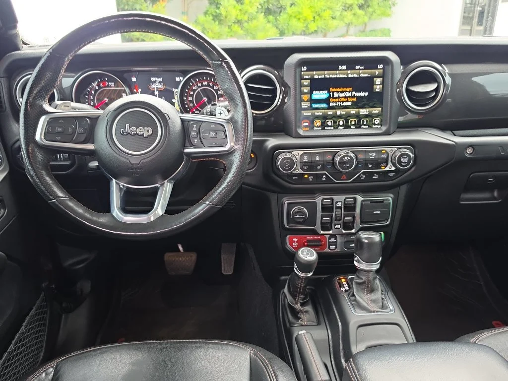 Used 2021 Snazzberry Pearlcoat Jeep Unlimited Rubicon 392 image 17