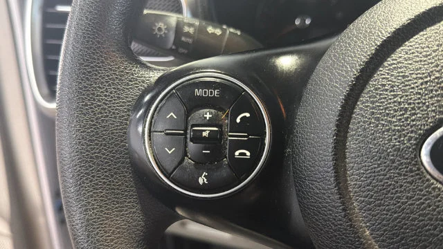 Used 2020 Silver Kia LX image 23