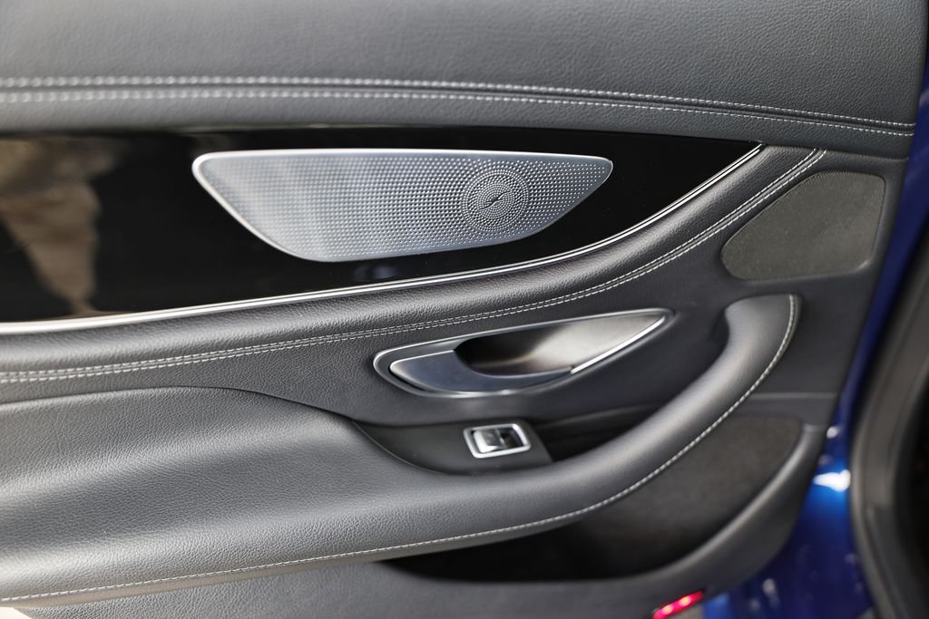 Used 2020 Brilliant Blue Metallic Mercedes-Benz Base image 27