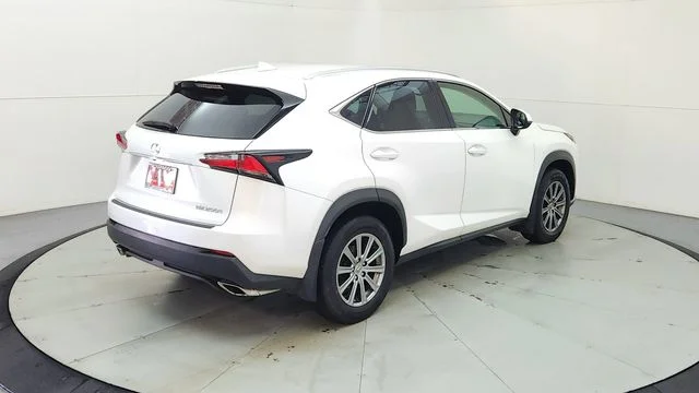 Used 2016 White Lexus 200t image 10