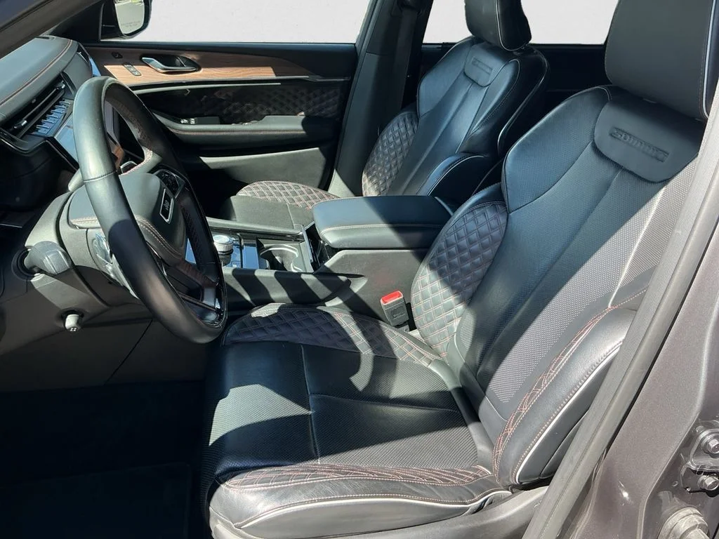 Used 2021 Gray Jeep Summit image 10
