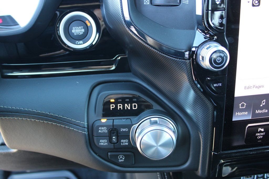 2026 RAM 1500 Limited - Photo 17