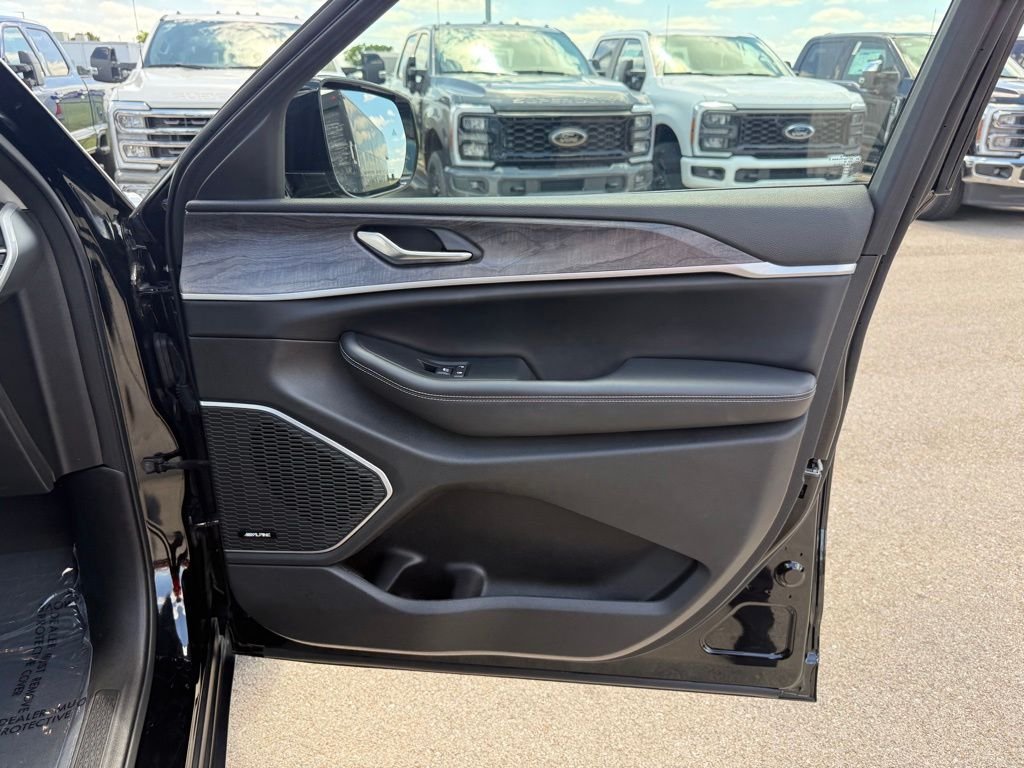 Used 2023 Black Jeep Limited image 21