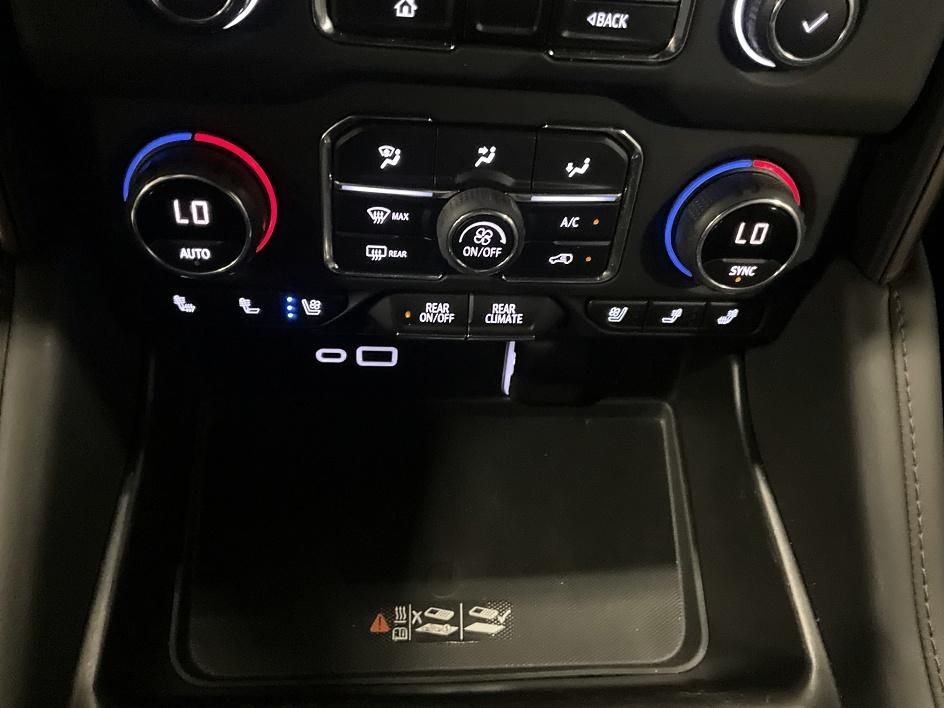 Used 2023 White Chevrolet High Country image 27