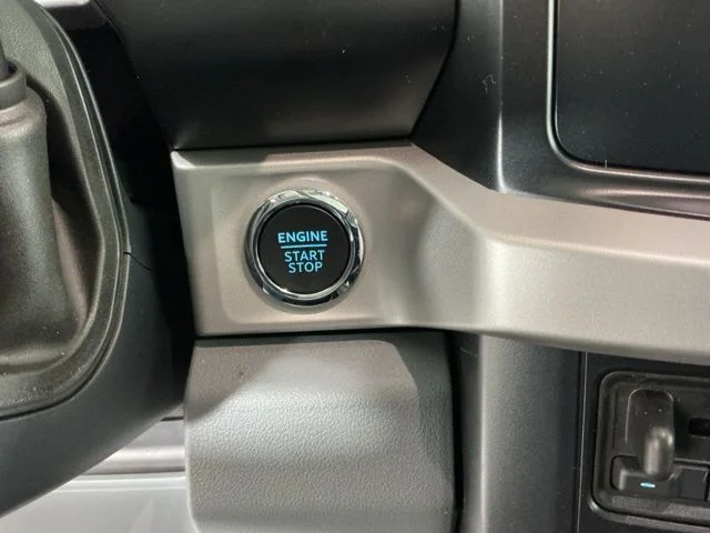 New 2026 Oxford White Ford XLT image 27