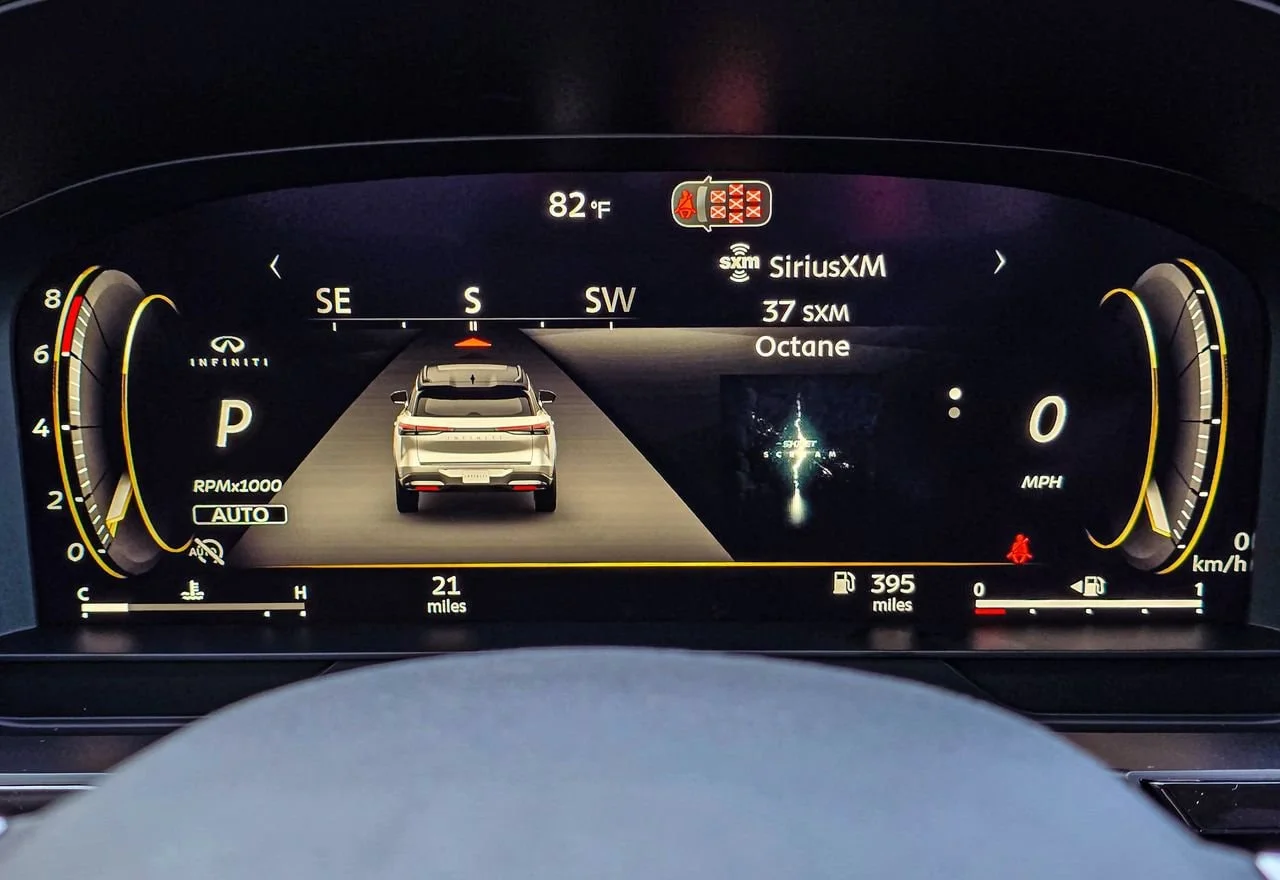 New 2027 RADIANT WHITE INFINITI Luxe AWD image 18