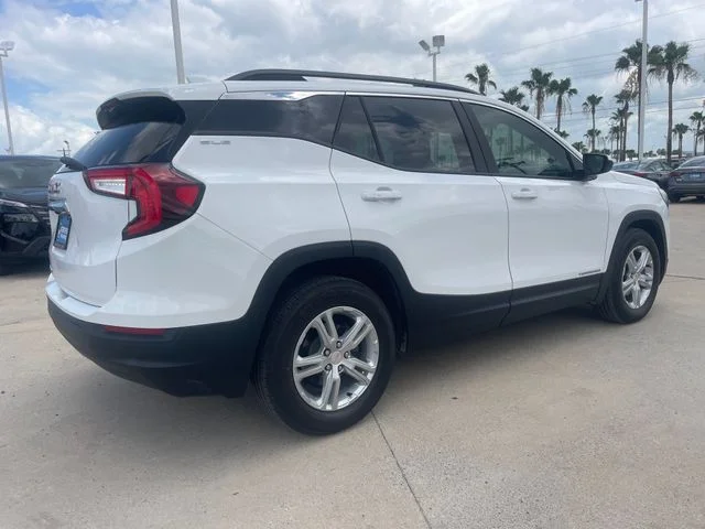 Used 2024 White GMC SLE image 5