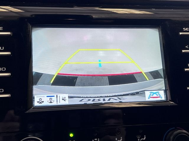 Used 2018 White Toyota LE image 25