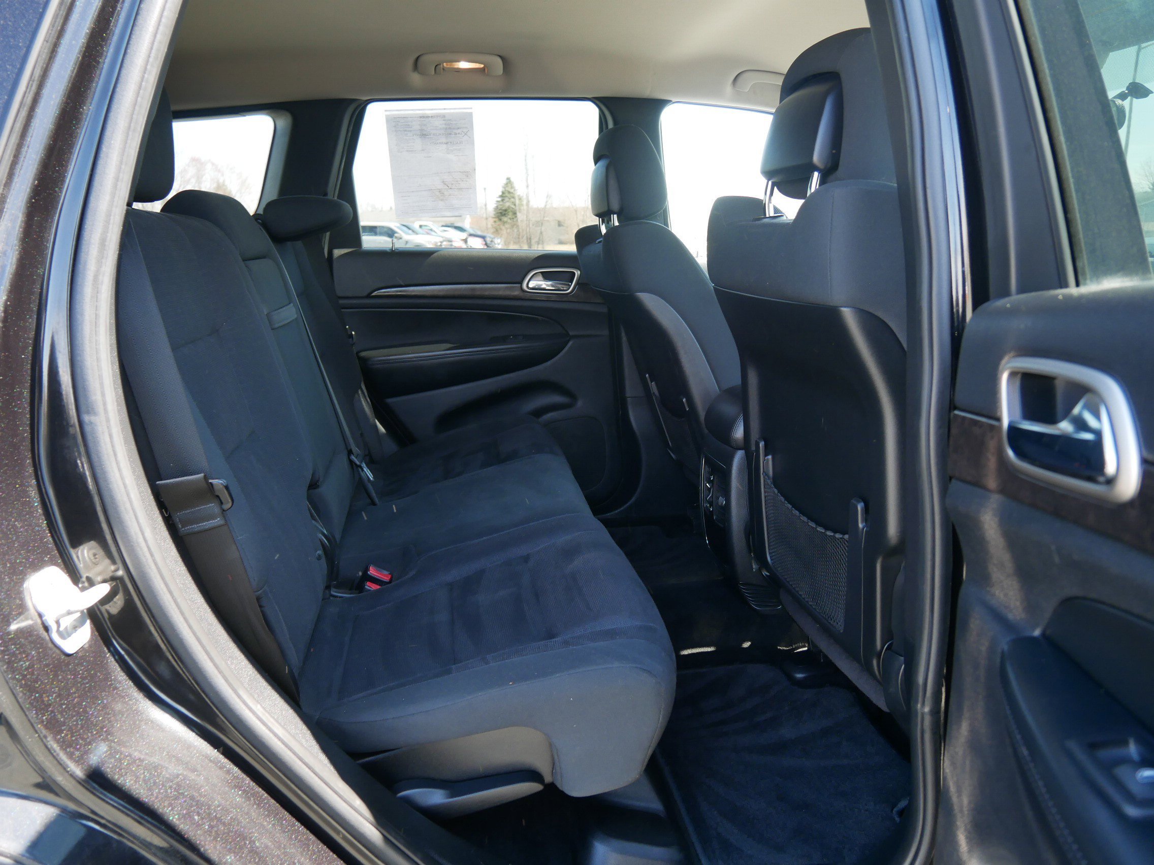 2011 Jeep Grand Cherokee Laredo - Photo 13