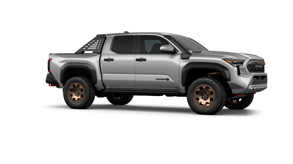 New 2026 Celestial Silver Metallic Toyota Trailhunter image 36