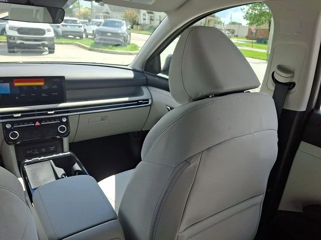 New 2026 Silver Hyundai Blue SE image 11