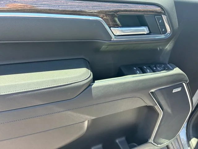 New 2026 Sterling Metallic GMC Elevation image 11