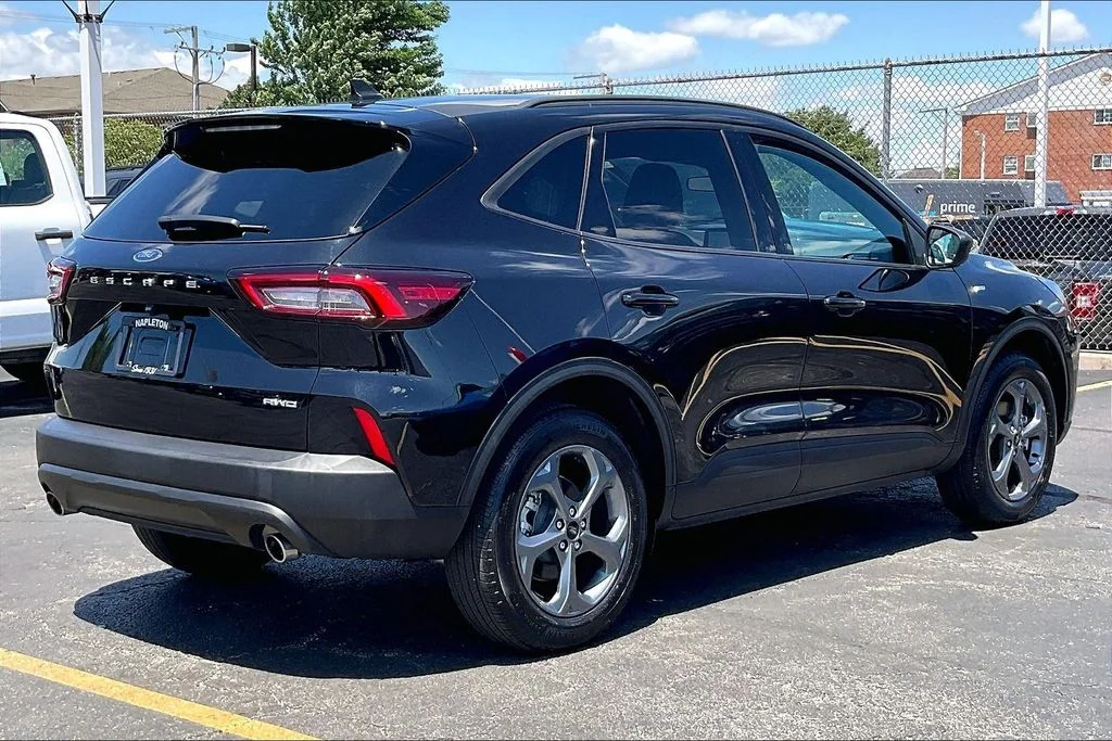 Used 2025 Black Ford ST-Line image 12