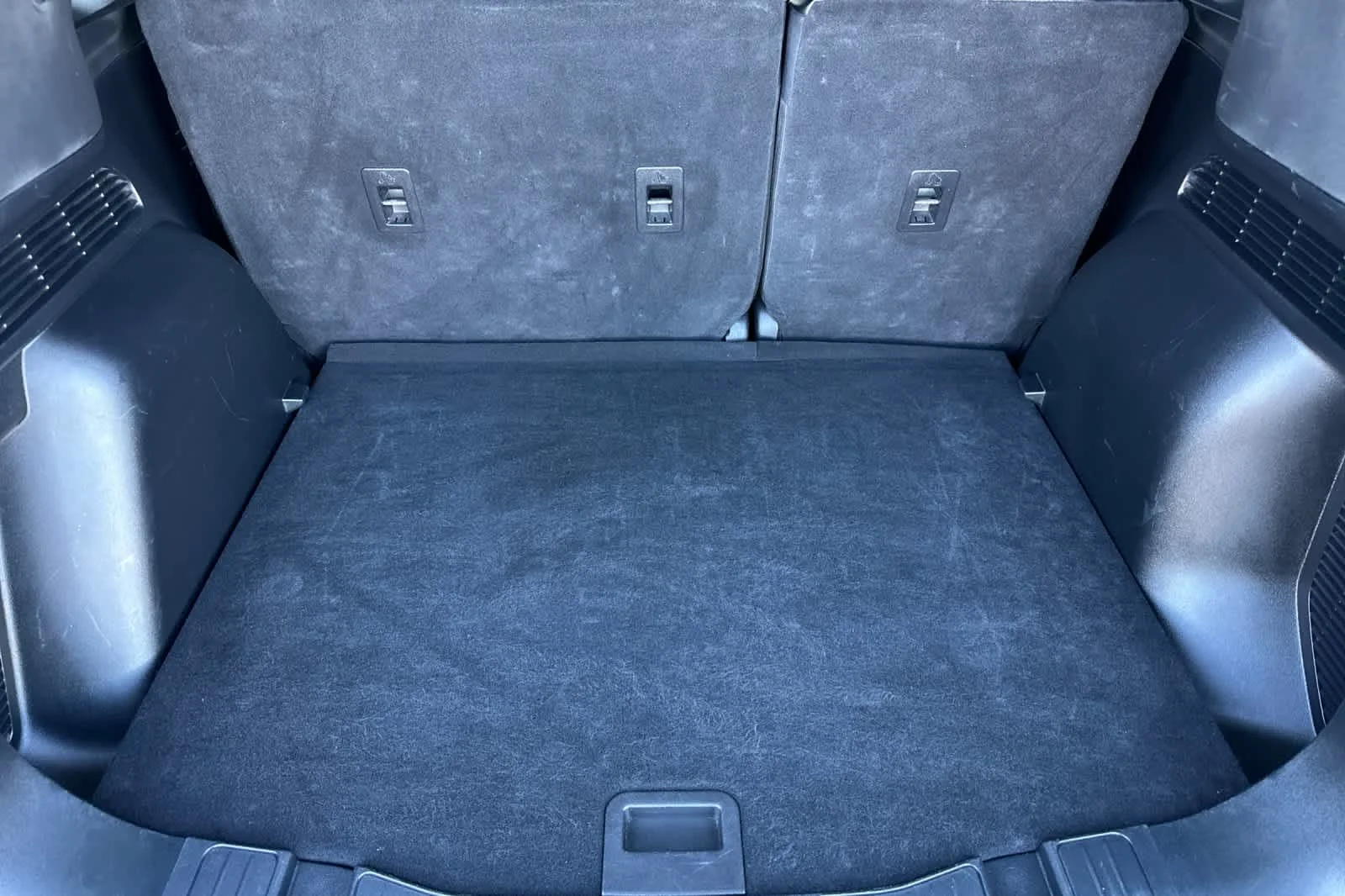 Certified Used 2025 Space Silver Ford ST-Line Select image 15