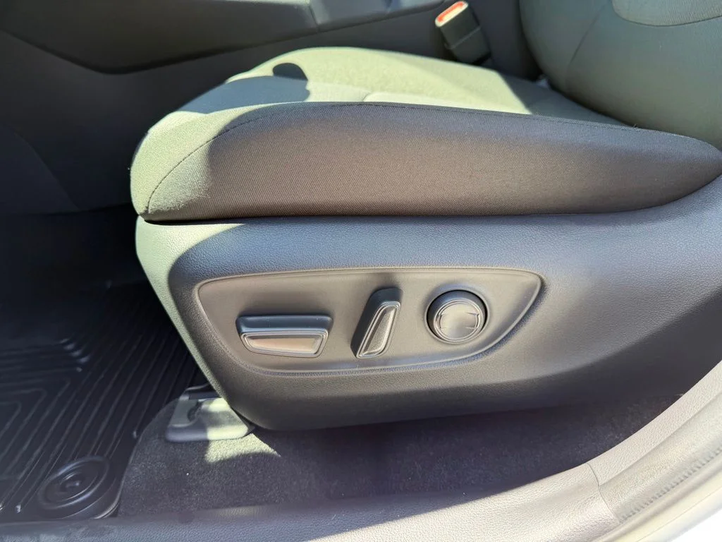 Used 2025 Ice Toyota XLE image 13