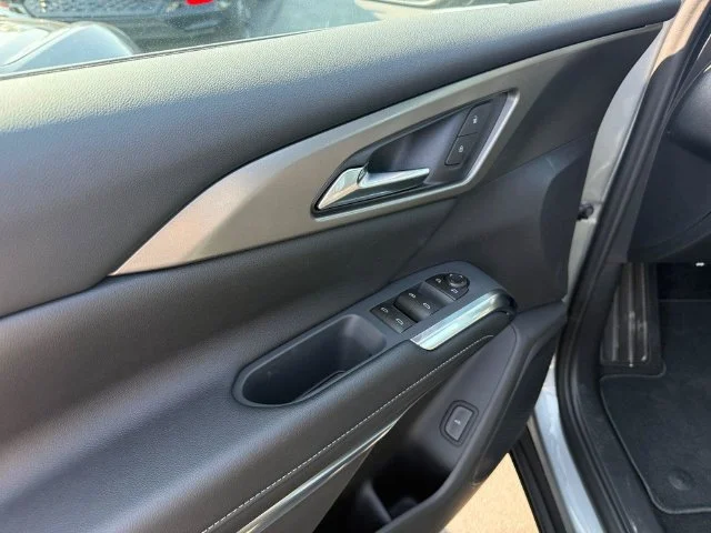 New 2027 Sterling Gray Metallic Chevrolet LT image 17