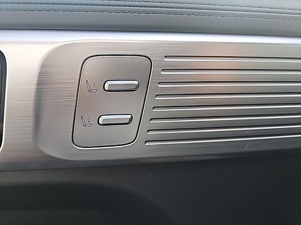 2026 Hyundai Santa Fe Limited - Photo 11