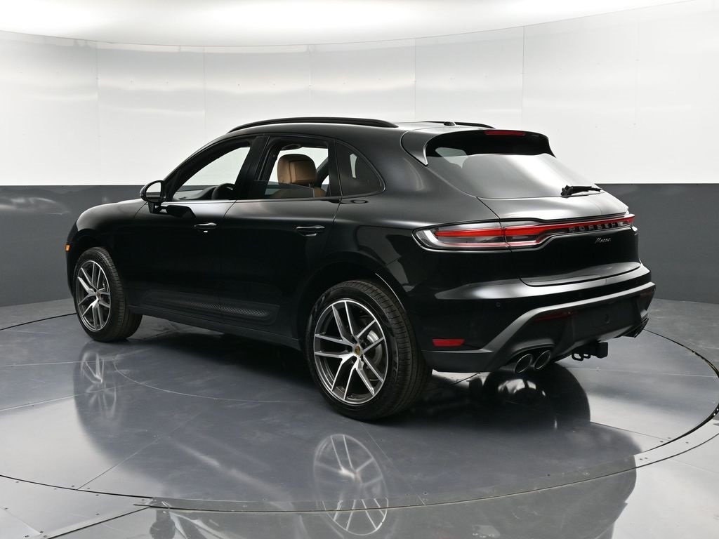 2026 Porsche Macan T photo 2