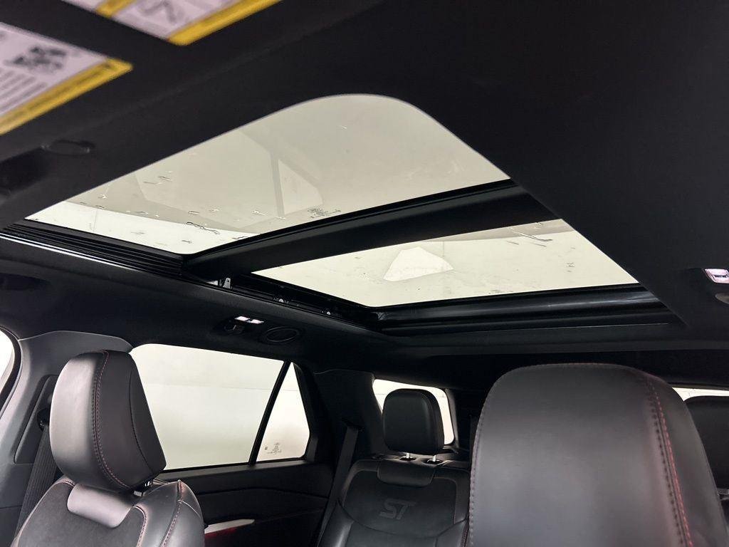 Used 2025 Black Metallic Ford ST image 37