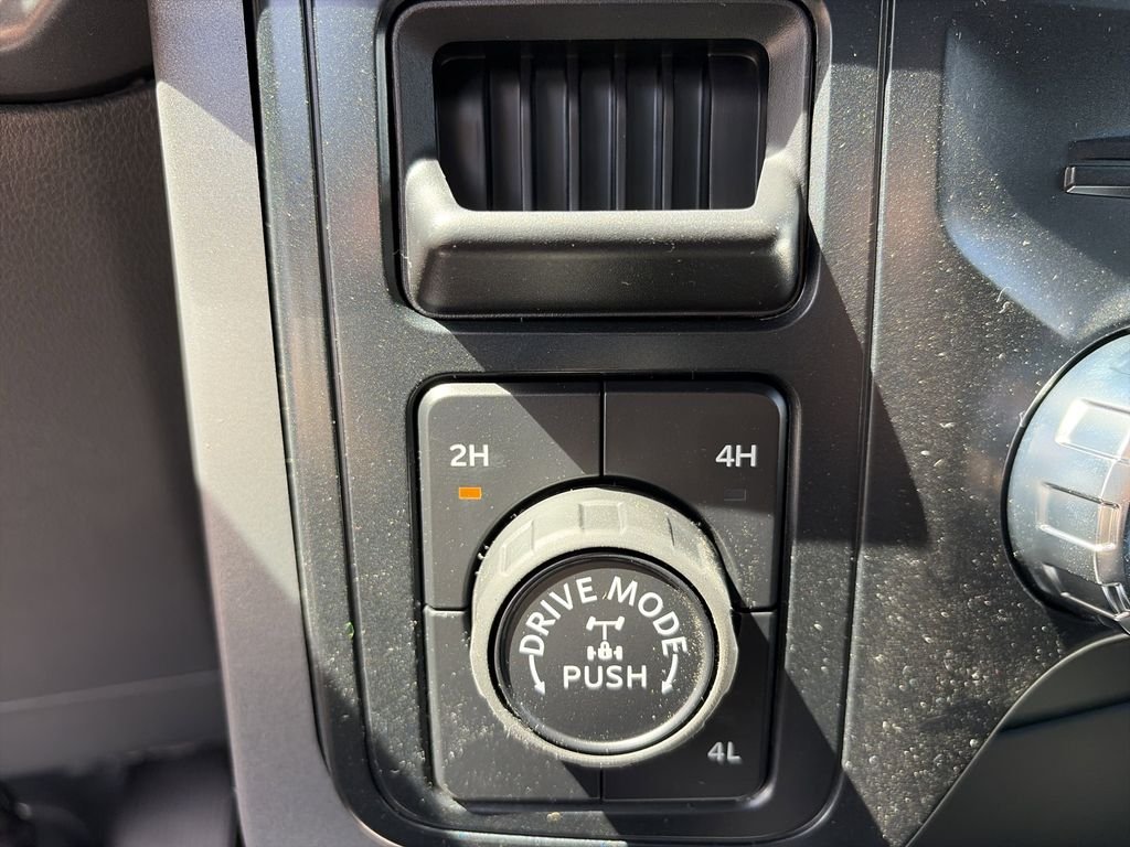 New 2026 Agate Black Metallic Ford XLT image 27