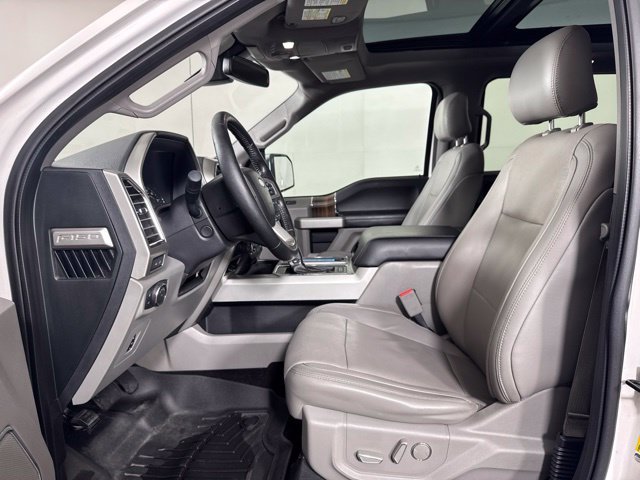 Used 2016 White Ford Lariat image 11
