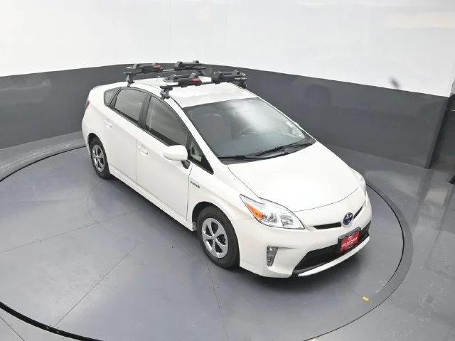 Used 2013 White Toyota Two image 23