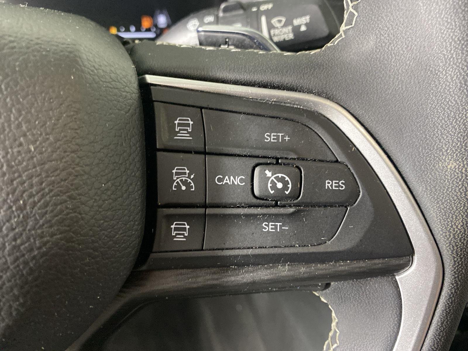 Used 2023 Silver Zynith Jeep Laredo image 19