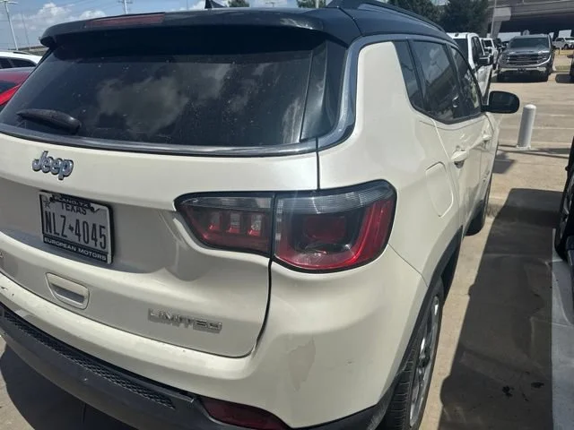 Used 2018 White Jeep Limited 4x4 image 4
