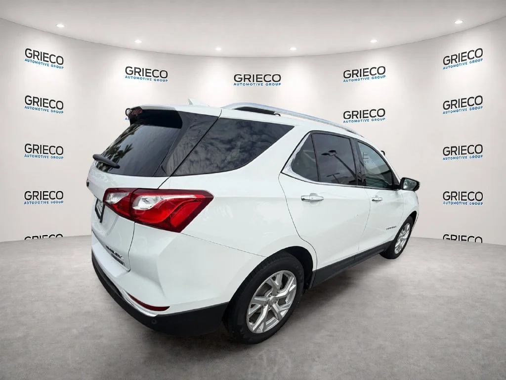 Used 2018 SUMMIT WHITE Chevrolet Premier image 10