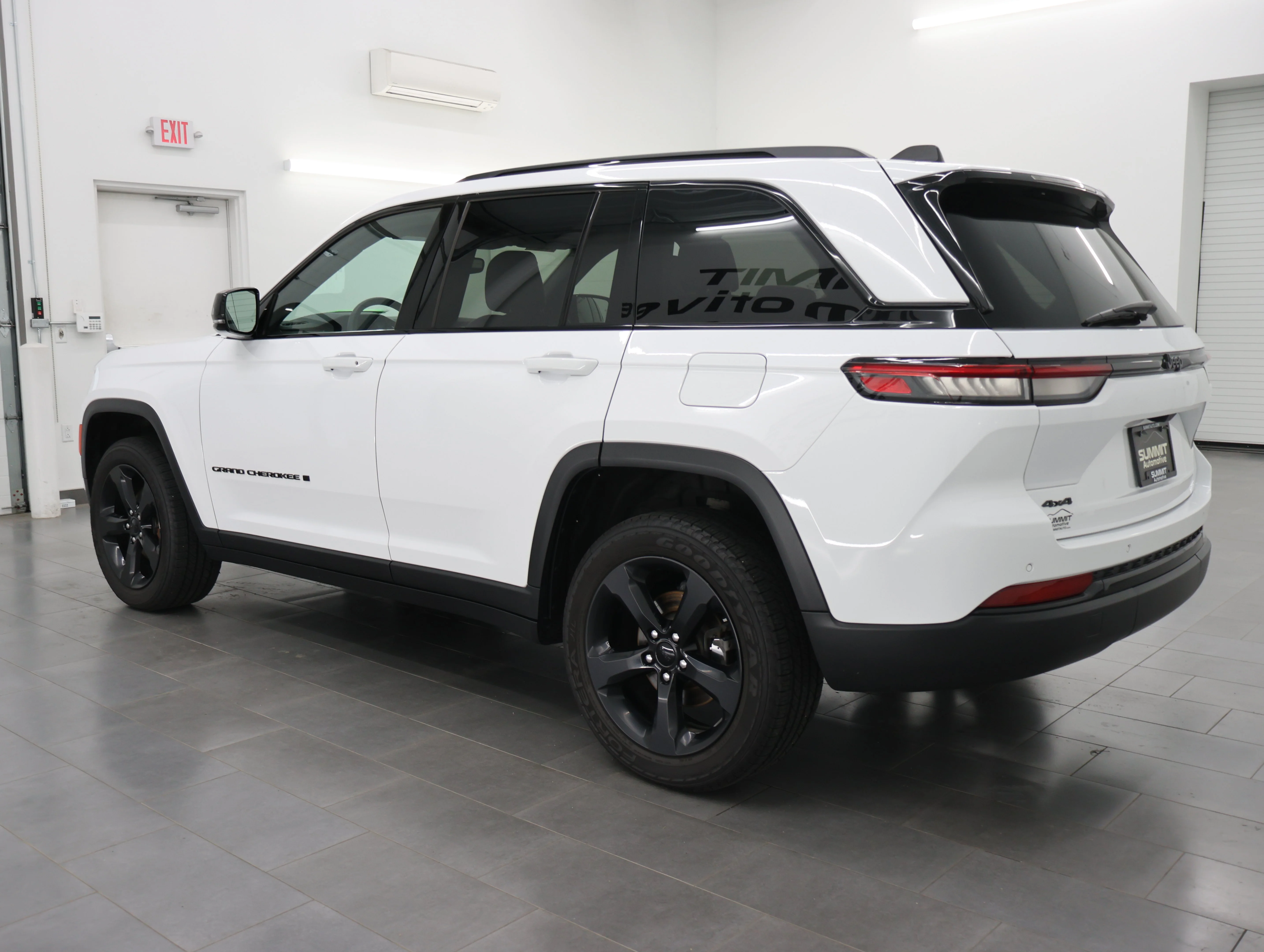 Used 2023 Bright White Clearcoat Jeep Altitude X image 6
