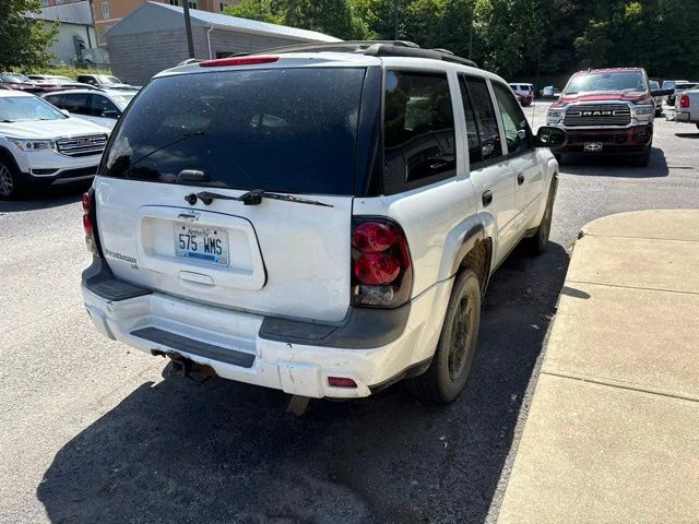 Used 2006 White Chevrolet LS image 2