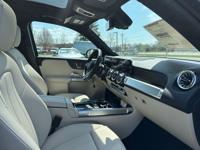 New 2026 Night Black Mercedes-Benz GLB 250 image 27
