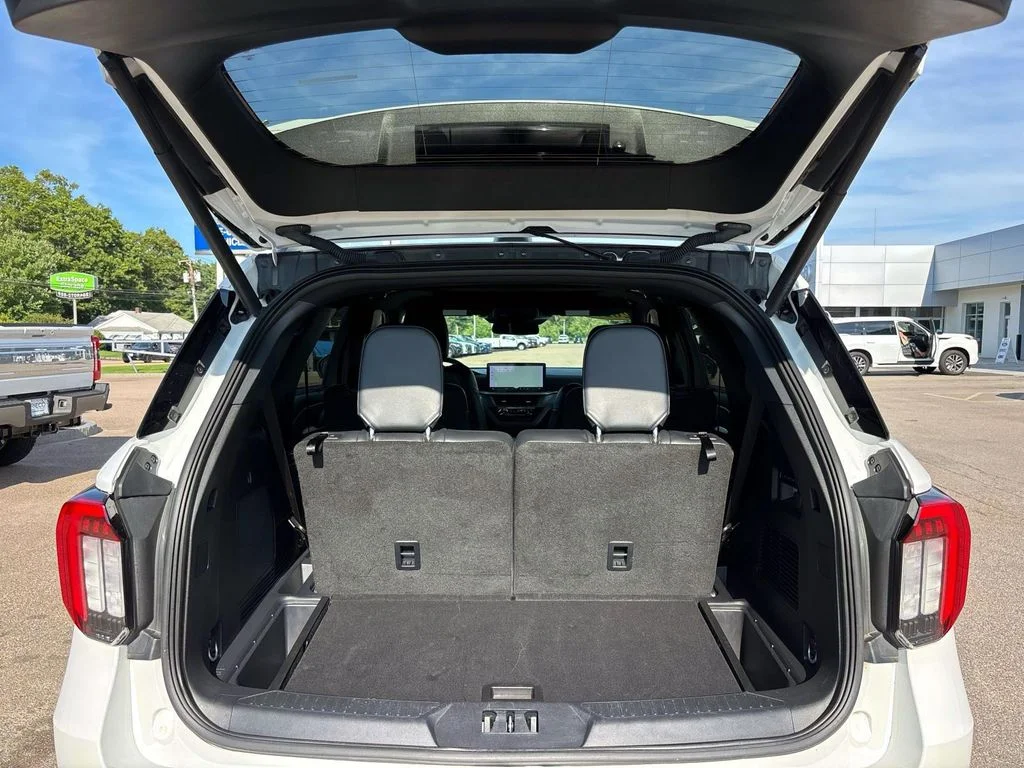 Used 2025 White Metallic Ford ST image 14