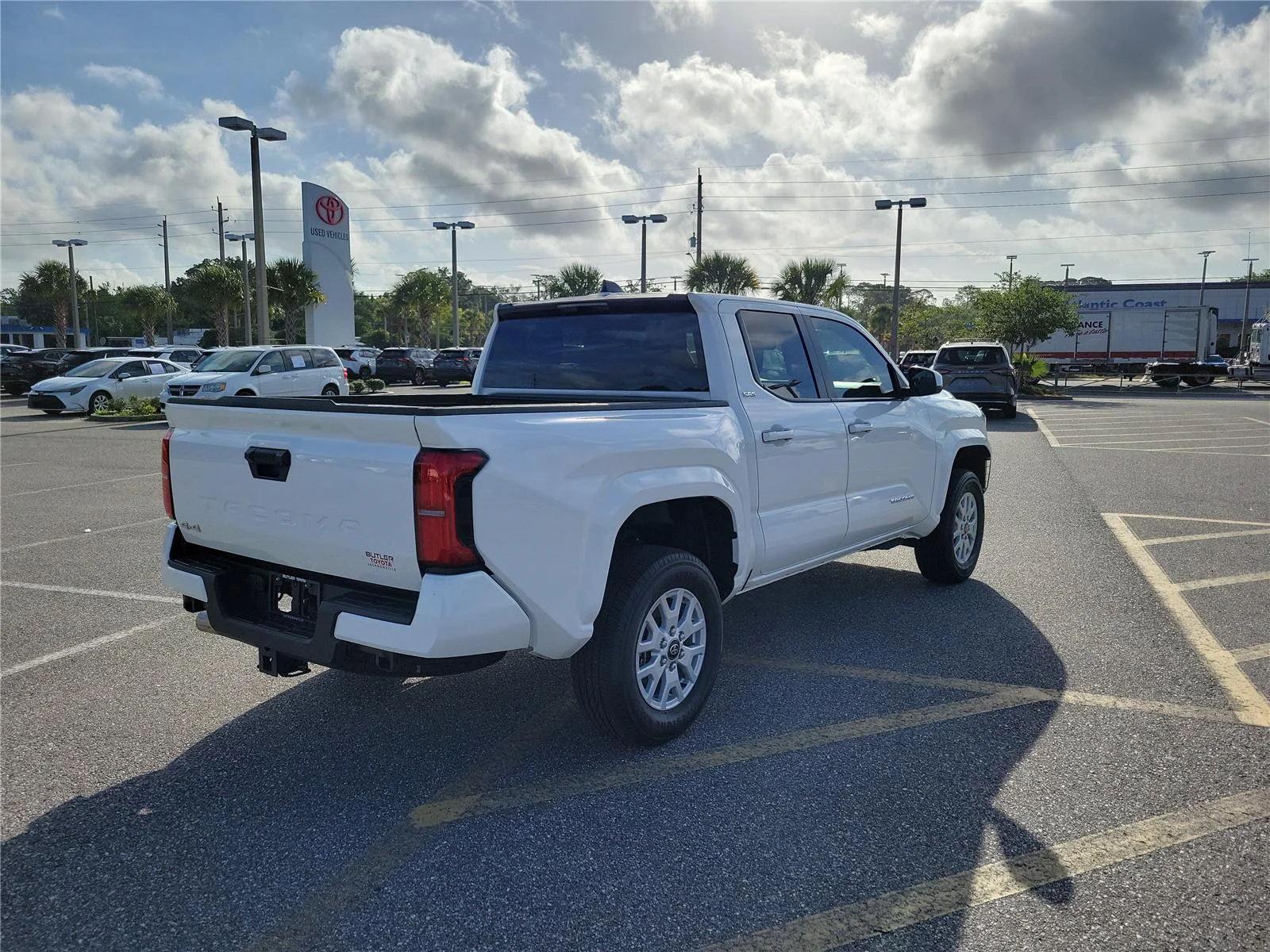 Used 2025 Ice Cap Toyota SR5 image 3