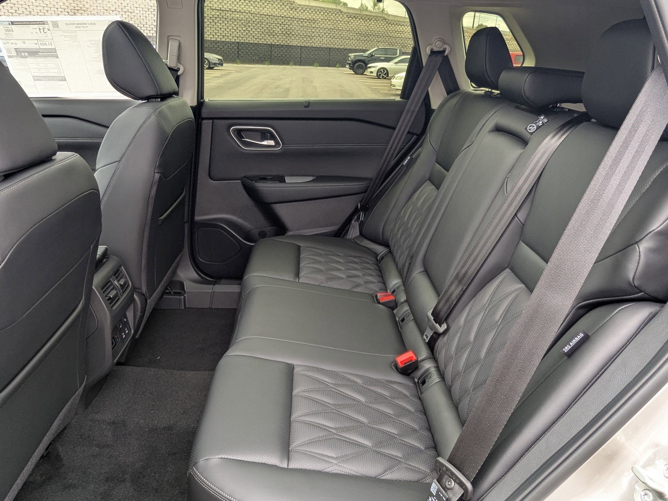 New 2026 Champagne Silver Metallic/Super Black Nissan Platinum image 16