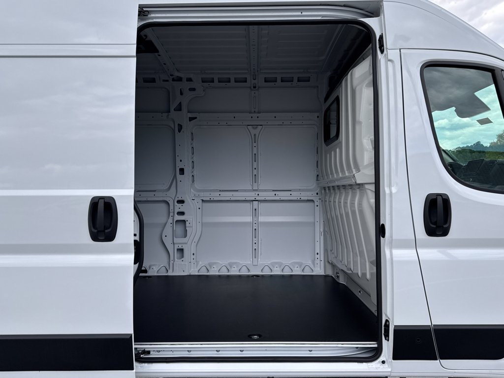 New 2026 Bright White Clear-Coat Exterior Paint RAM Tradesman image 14