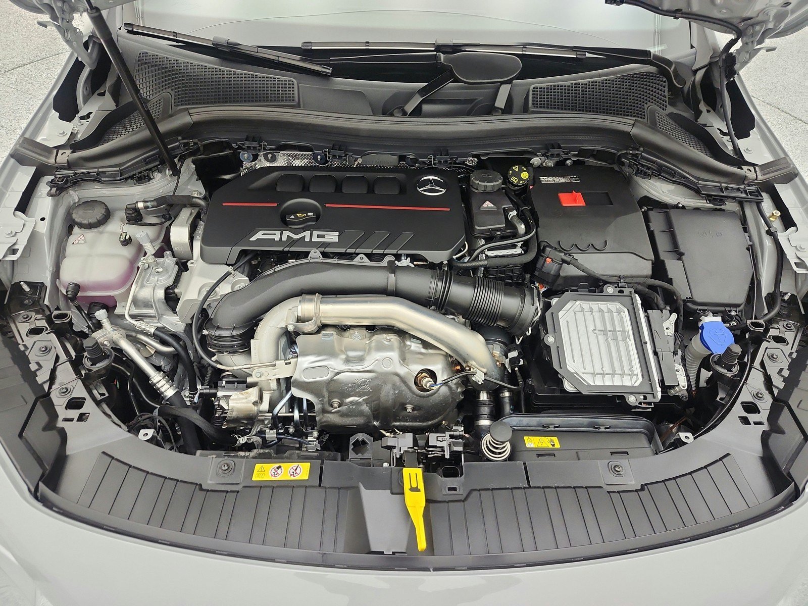 New 2026 MANUFAKTUR Alpine Grey Mercedes-Benz AMG® GLA 35 4MATIC SUV image 33
