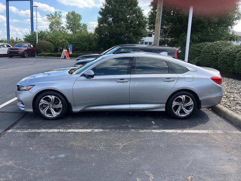 Used 2019 Lunar Silver Metallic Honda EX-L image 4