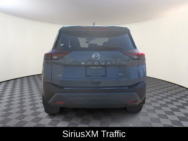 Used 2021 Gray Nissan SL image 6