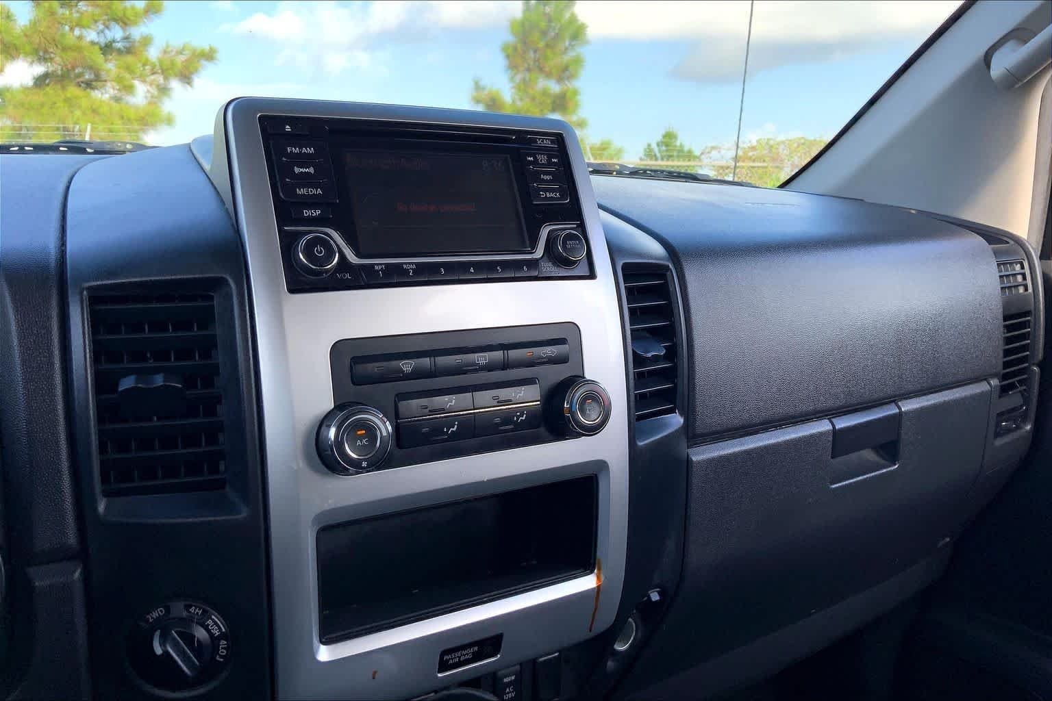 Used 2015 Cayenne Red Nissan PRO-4X image 35