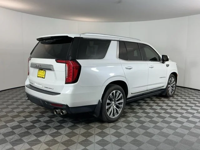 Used 2021 White Frost Tricoat GMC Denali image 4