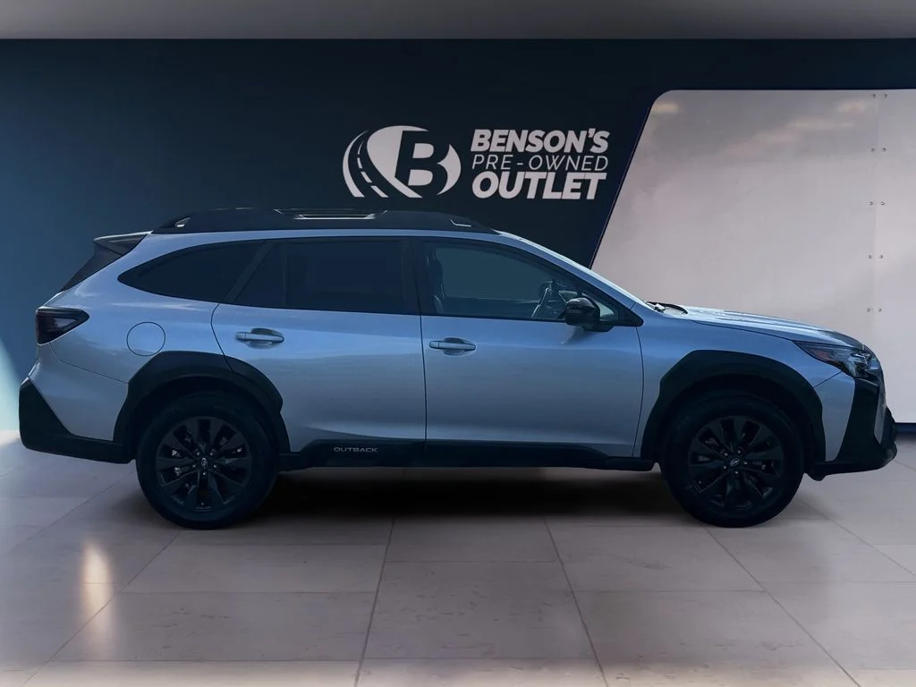 Used 2025 Silver Subaru Onyx Edition image 6