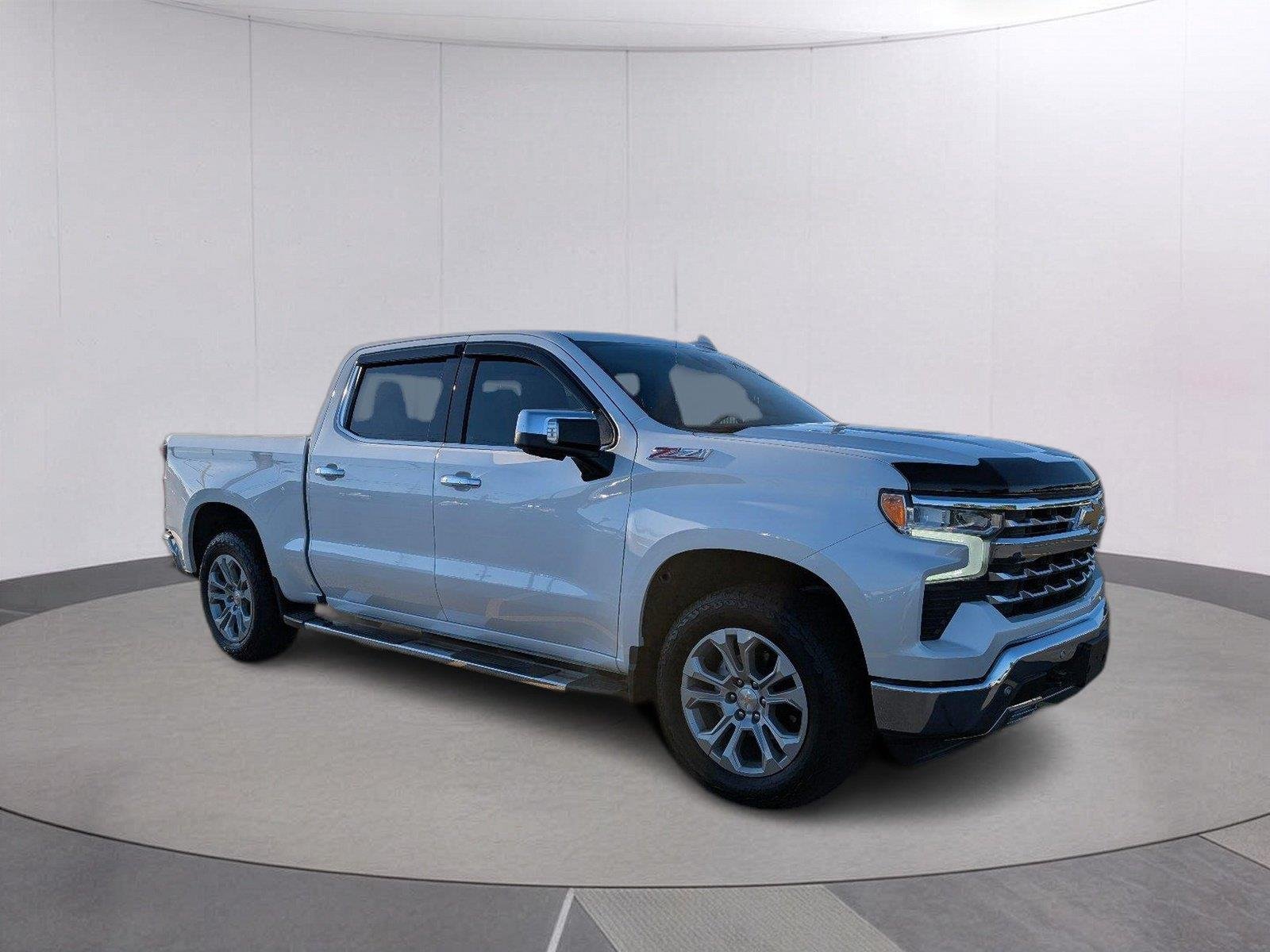 Used 2024 Iridescent Pearl Tricoat Chevrolet LTZ image 9