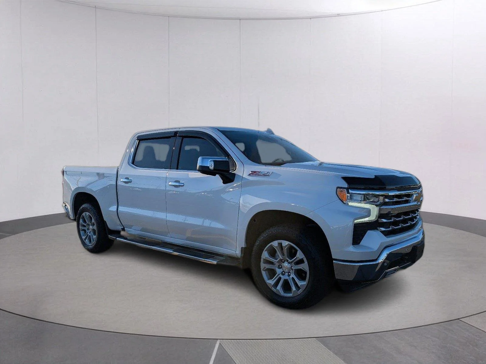 Used 2024 Iridescent Pearl Tricoat Chevrolet LTZ image 9